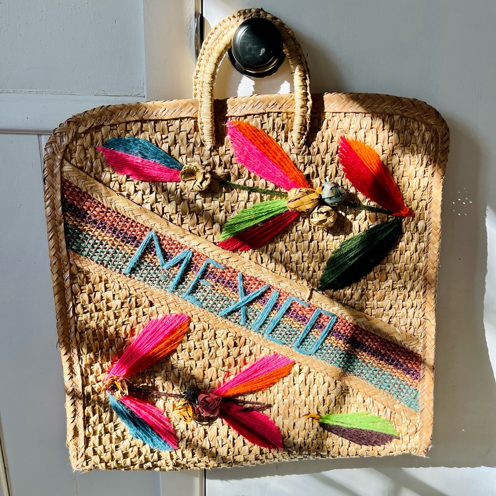 Vintage | Mexico Handcrafted Woven Straw + Yarn Bag | Handbag | Beach Bag - Picture 7 of 8